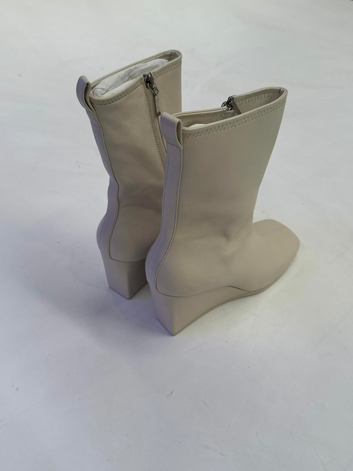 ST. AGNI Wedge Boot - Cool White