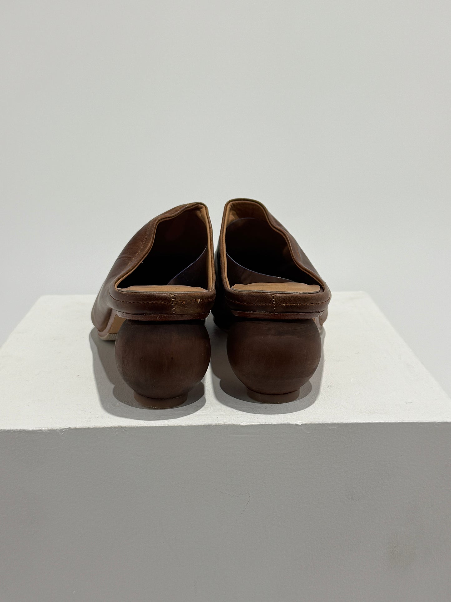 James Smith - Lucca Point Brown Vintage Size: 6