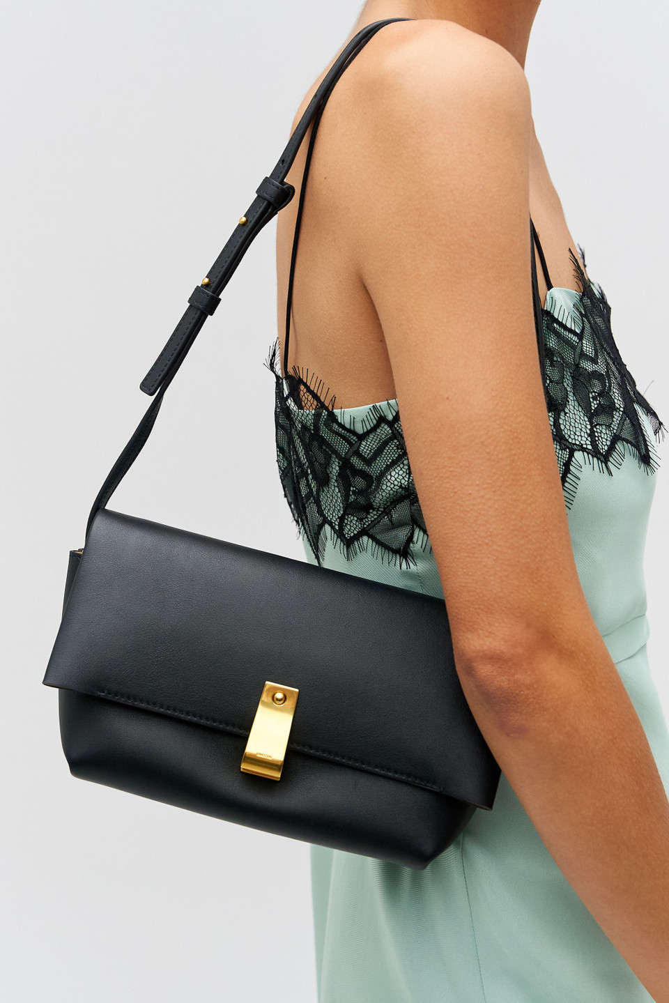 Etta Medium Clutch - Black