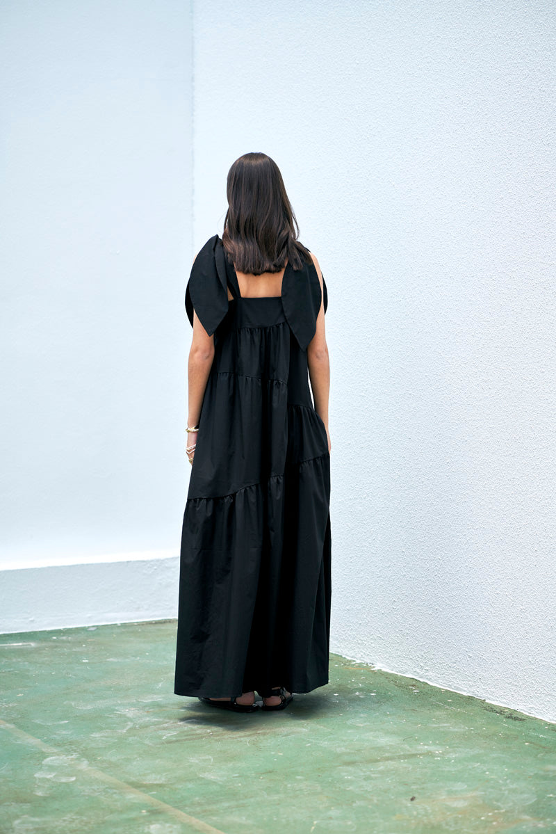AUTARK - TIER DRESS - BLACK