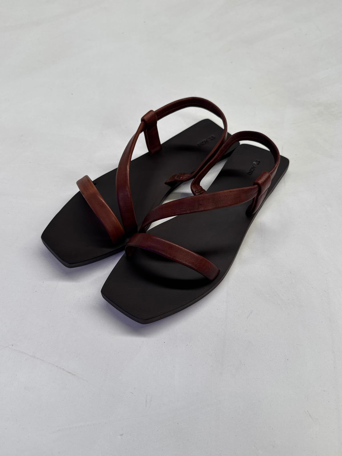 ST. AGNI Twist Strap Slide - Antique Tan