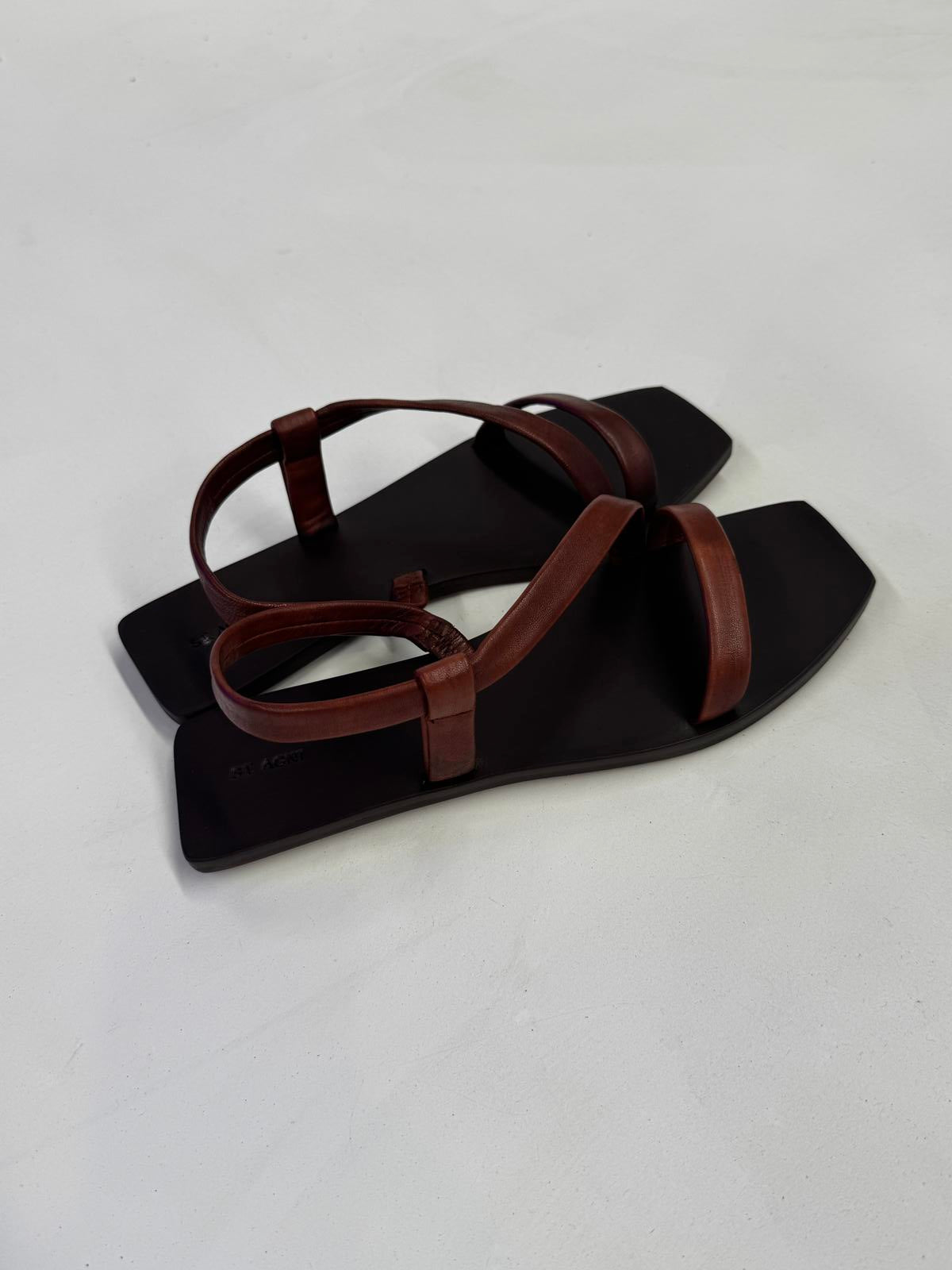 ST. AGNI Twist Strap Slide - Antique Tan