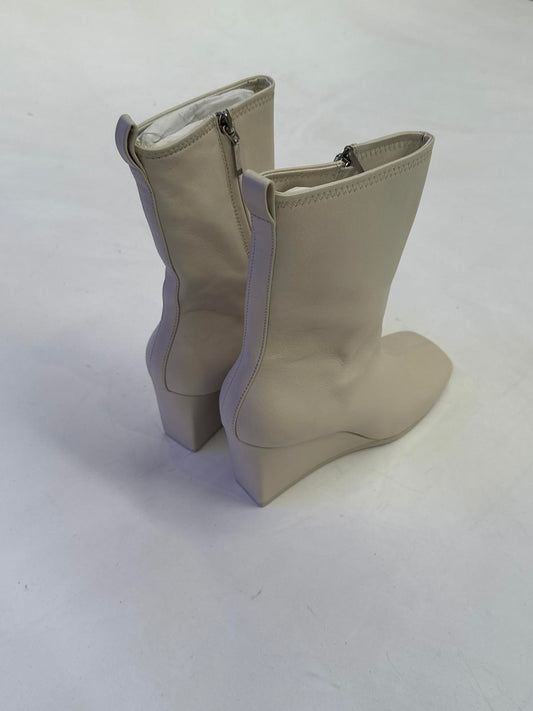 ST. AGNI Wedge Boot - Cool White