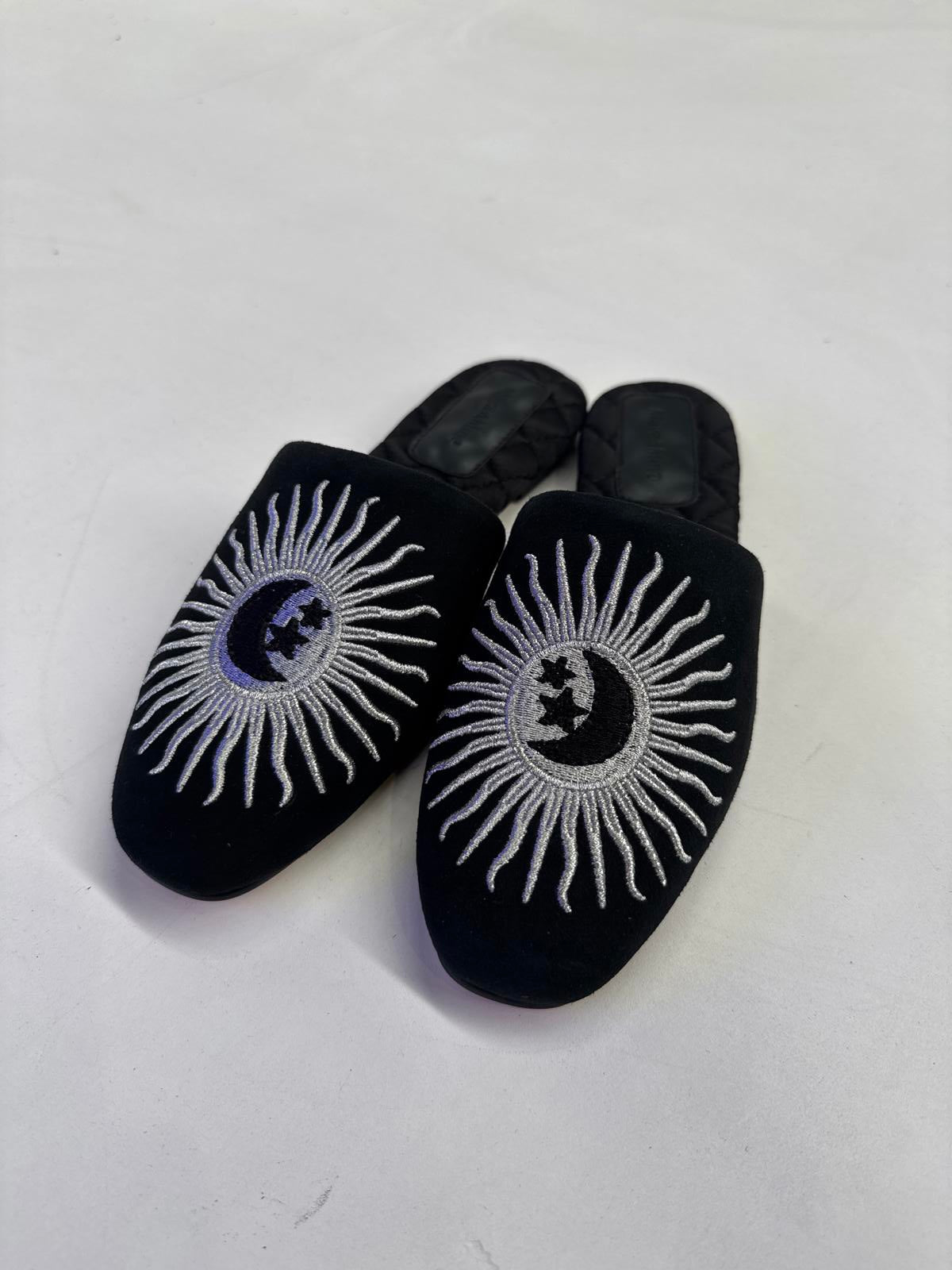 MARA & MINE The Estrella Slipper - Black