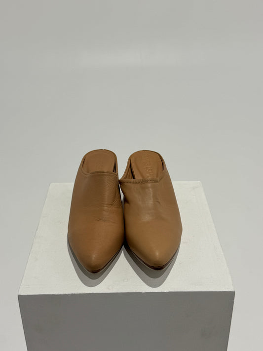 James Smith - Lucca Point Island Tan Size: 6