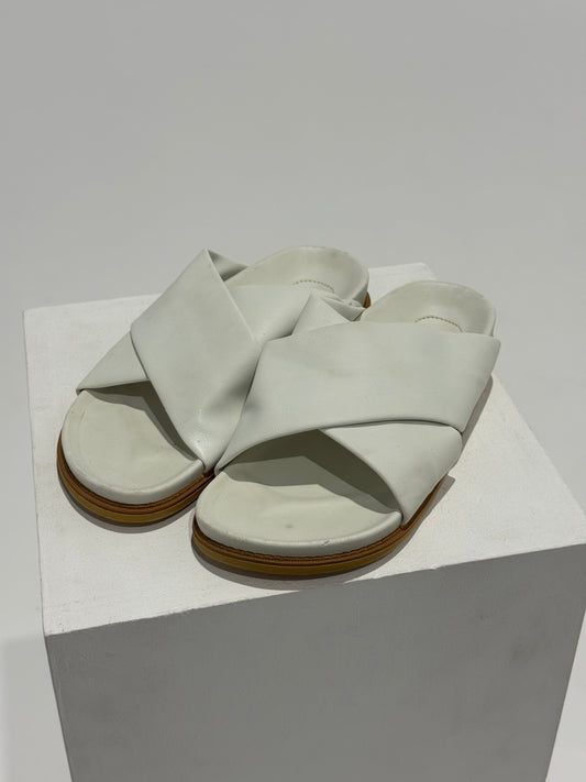 James Smith - La Sponda Slide White Size: 6