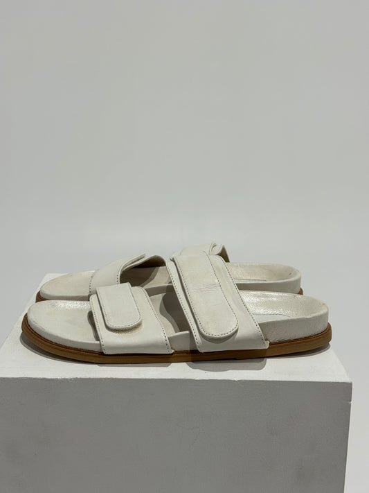 James Smith - Izano Slide White Size: 7