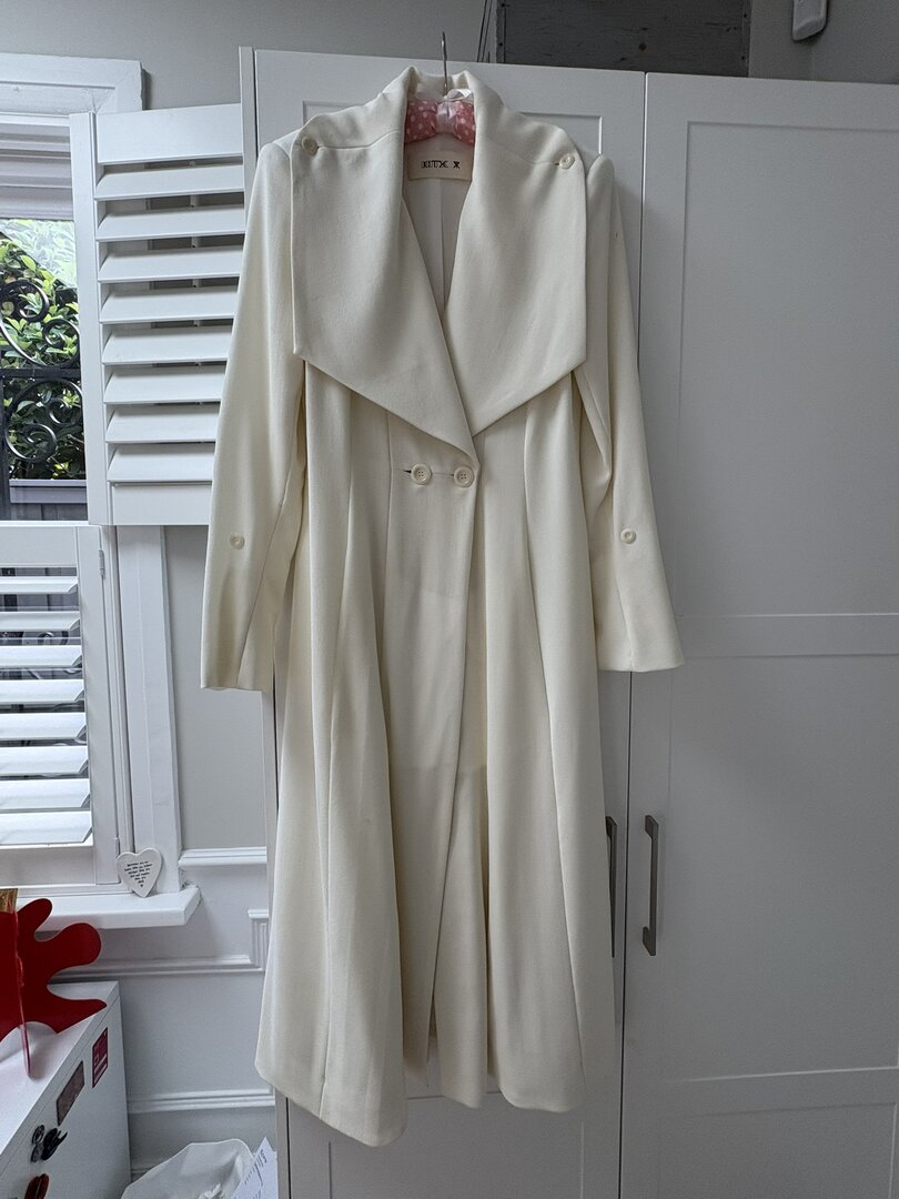 CAPE COAT