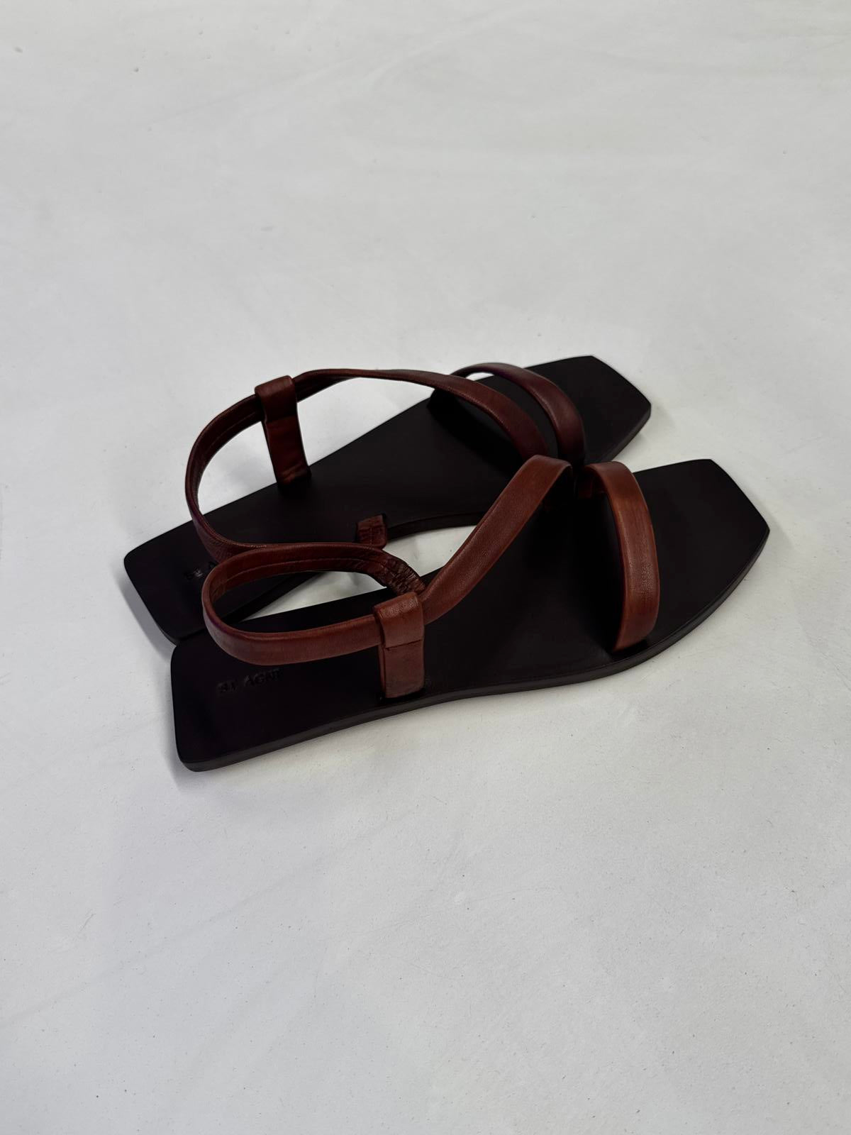 ST. AGNI Twist Strap Slide - Antique Tan