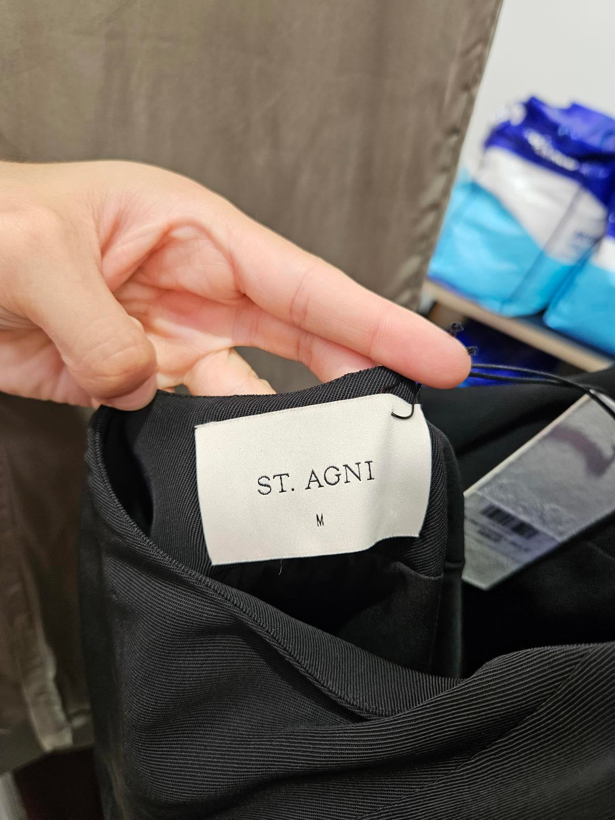 ST. AGNI Helm Vest - Black