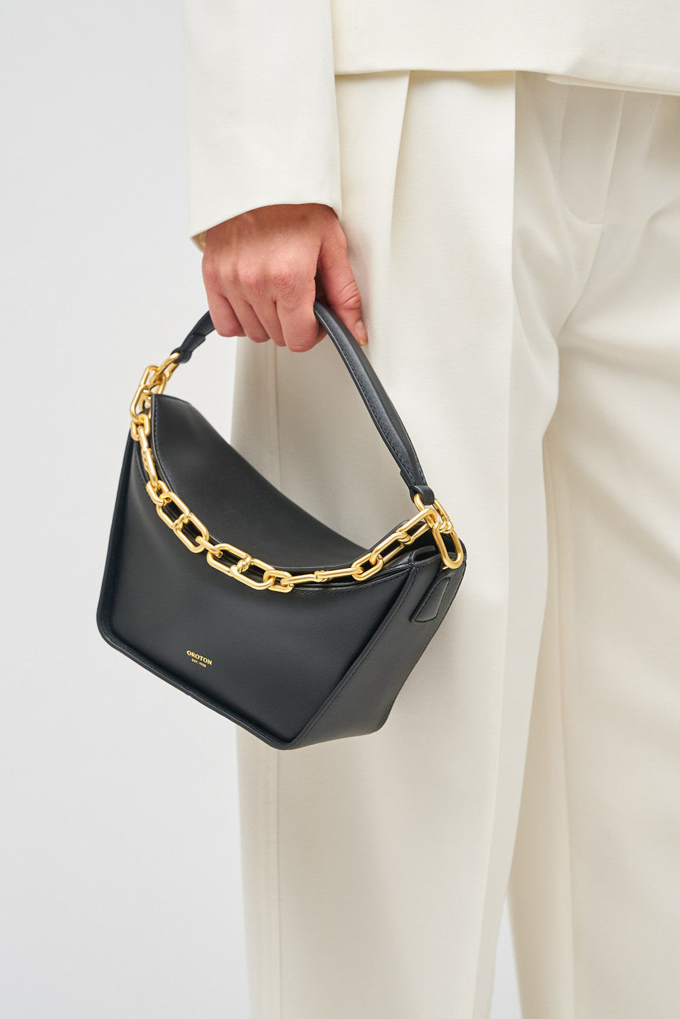 OROTON - FABLE DAY BAG - BLACK